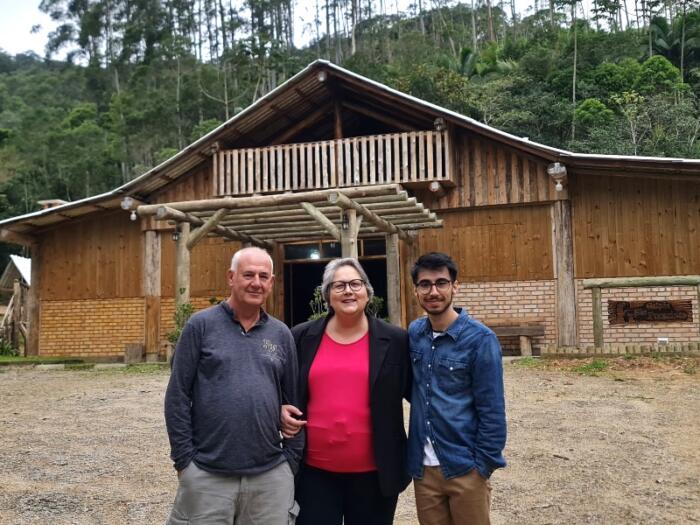 Casal Giorgi com o filho Luciano, futuro jornalista da família