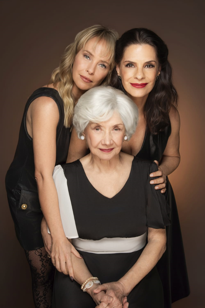 Três Mulheres Altas - (2)