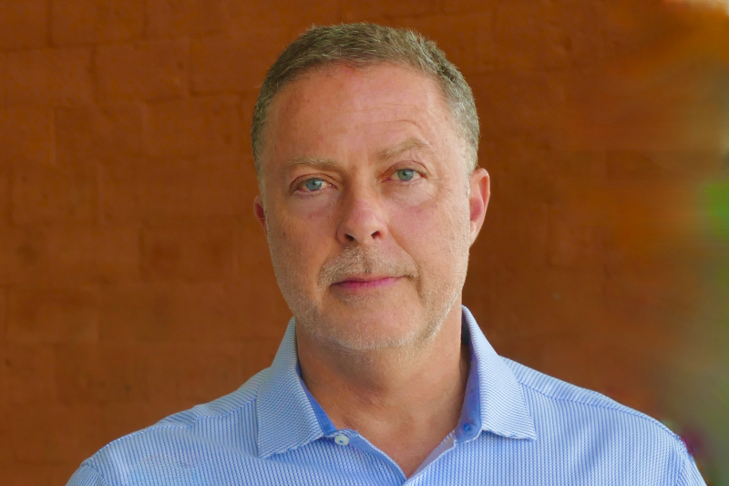 Entre silêncio, presença e pausa surge a luz do candeeiro